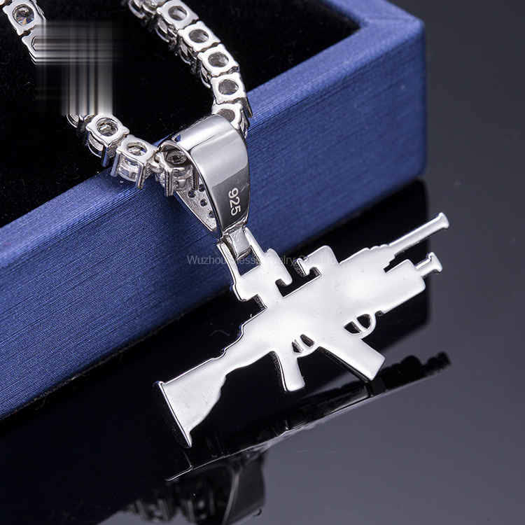 HipHop Luxury Jewelry Custom Cross Shaped 18K Gold Men Pendant Iced Out moissanite Chain Necklace - Buy HipHop Luxury Jewelry, Iced Out moissanite Chain, best hip hop jewelry Product on Wuzhou Messi Gems Co.,LTD